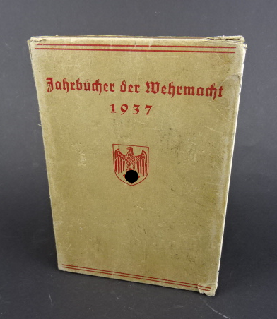DAS JAHRBUCH DER WEHRMACHT 1937 IM SCHUBER